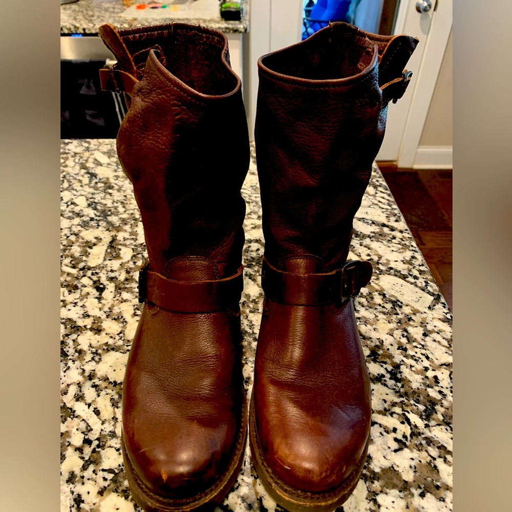 Frye size 9.5 brown motorcycle boot.